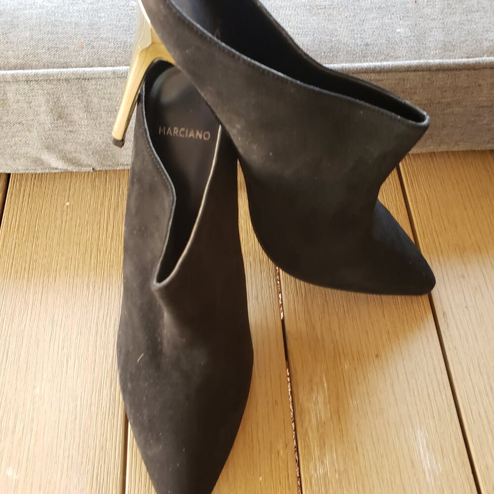 EUC Guess by MARCIANO jet black suede gold heel pointy toe mule (7.5) slides